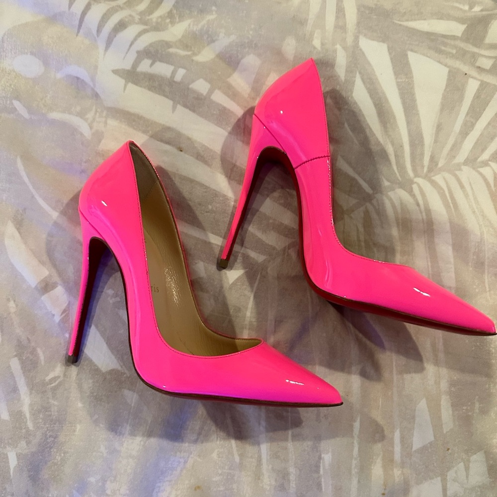 NWT in box Christian Louboutin So Kate In Shocking Pink Size 37